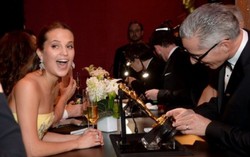 Sao Hollywood thoải mái ở tiệc hậu Oscar