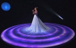Choáng ngợp với bộ váy kỷ lục của Jennifer Lopez