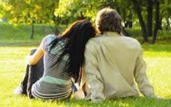 Chồng bằng tuổi bố nên 4 năm sống chung vẫn giấu cha mẹ