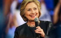 Cánh cửa Nhà Trắng hé mở với bà Hillary?