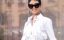 Hoa hậu H'Hen Niê đẹp lạ trong street style quần loe, sơ mi 2 vạt