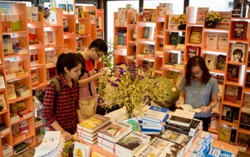 Khám phá phố sách giữa lòng Hà Nội
