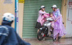 Mưa to giữa trưa, TPHCM thật sự được giải nhiệt
