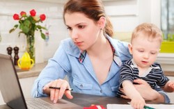 Hơn 100 triệu phụ nữ trên thế giới đang nuôi con một mình