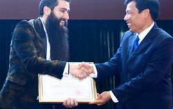 Đạo diễn ‘Kong: Đảo đầu lâu’ chính thức trở thành Đại sứ Du lịch Việt