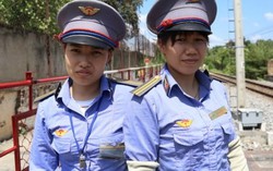 Bộ trưởng Giao thông gửi thư khen 2 nữ nhân viên gác chắn cứu bà cụ