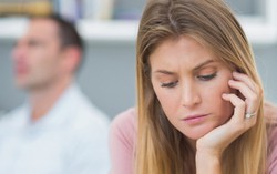 Chồng ngoại tình còn đổ tại số