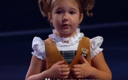 Cô bé 4 tuổi nói lưu loát 7 thứ tiếng