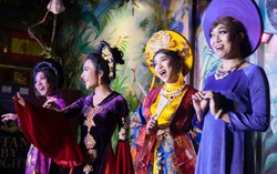 Các nhóm kịch LGBT tái hiện không khí lễ hội dân gian hoành tráng