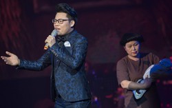 Mẹ Quán quân Thần tượng Bolero Duy Cường diễn phụ họa cho con