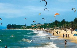 Người tham gia hoạt động vui chơi, giải trí dưới nước phải mặc áo phao