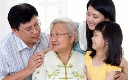 Đừng để hối tiếc vì chưa quan tâm mẹ nhiều 