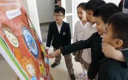Được cho 5 triệu, bé gái sẵn sàng theo người lạ