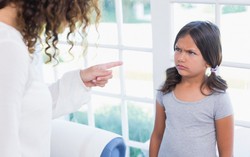 Mất tự tin vì mẹ luôn dè bỉu con là kẻ 'đỗ vớt'