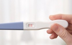 Que thử nước tiểu giúp phát hiện sớm ung thư buồng trứng