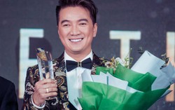 Đàm Vĩnh Hưng nhận giải thưởng Quý ông tiên phong của năm