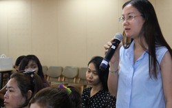 Phụ nữ nâng ngực sau khi lập gia đình có sữa cho con bú không?