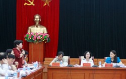 Đề xuất nâng tuổi hưu với cán bộ nữ