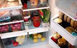 Nhập viện vì ăn cố đồ tồn Tết