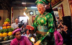 Cuốn từ điển sinh động bằng hình ảnh về tín ngưỡng thờ Mẫu