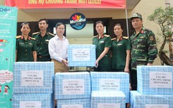 2 đơn vị thuộc Binh chủng Hóa học ủng hộ đồ và hơn 9 triệu đồng cho Mottainai 2018