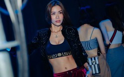 Siêu mẫu Minh Tú khoe vẻ gợi cảm khi tập luyện cho đêm thời trang