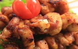 Mùa đông tràn đầy năng lượng với gà xiên chiên thơm lừng