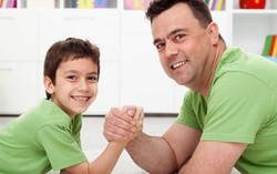 Người cha 'hiến kế' trị con nói bậy