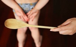 Từ chuyện bé 10 tuổi bị bạo hành: Hãy để trẻ biết mình được che chở!