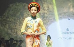 “Siêu mẫu nhí” Ngọc Lan Vy làm vedette trên sàn diễn gây quỹ từ thiện
