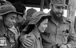 Chuyện cảm động giữa Chủ tịch Fidel Castro và nữ TNXP Việt