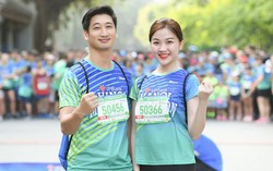 'Cặp đôi đáng ghét' Thái và Trà của phim ‘Hoa hồng trên ngực trái’ chạy ủng hộ trẻ em