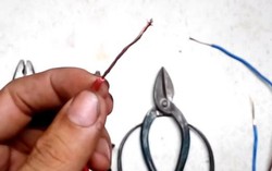Gã hàng xóm đột nhập phòng ngủ, chích điện người phụ nữ lúc nửa đêm