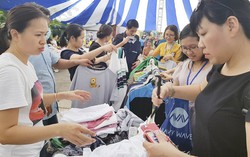Hà Nội: Cơ hội mua hàng giảm giá tới 60% ở Hội chợ Vàng khuyến mại