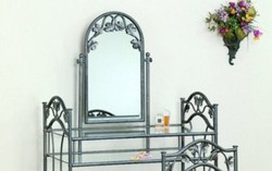 Những chiếc bàn trang điểm khiến chị em mê mẩn