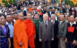 Tổng Bí thư, Chủ tịch nước gặp mặt người có uy tín tiêu biểu khu vực biên giới
