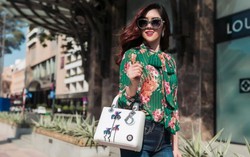 Diện đồ dạo phố đẹp, sang trọng như Huỳnh Tiên