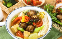 Đổi món với lẩu hải sản nấu chay 