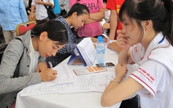 'Chạy sô' rút - nộp hồ sơ phút chót