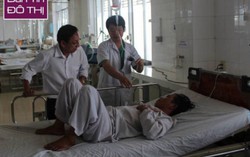 Cãi nhau, vợ "quơ dao" khiến chồng lòi ruột