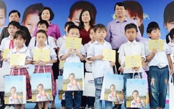 40.000 trẻ em nghèo được tặng sữa năm 2016