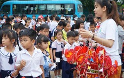 Trẻ em huyện đảo Cần Giờ cùng 'Bay lên cung trăng'