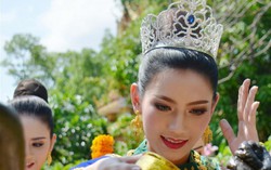 Mỹ nhân Lào nổi bật tại lễ hội Songkran