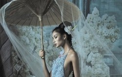 Hoàng Thùy đẹp liêu trai trong trang phục Hoàng Hải