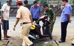 Xe máy đụng phải xe tải, 2 mẹ con tử vong tại chỗ