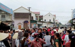 Hỏi vay tiền người lạ, một phụ nữ bị cả làng vây bắt