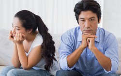 Vợ là giáo viên Văn bỗng dưng nổi điên như bị ma ám