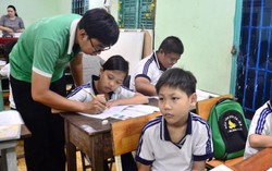 Anh bảo vệ mở lớp học tình thương cho trẻ nhà nghèo nhập cư