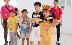 Một ngày làm cảnh sát giao thông nhí