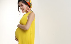 Ca sĩ Ngọc Hiền chụp ảnh bầu đón tuổi 34